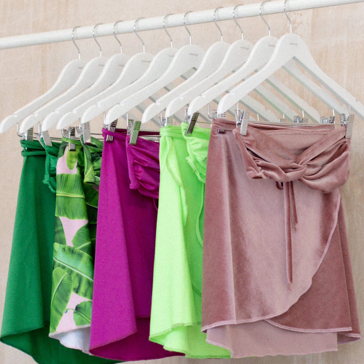 MARIE SKIRT - Dragon Fruit. image 9